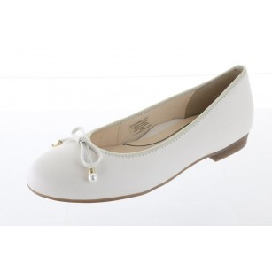 Дамски равни елегантни обувки Ara бели
