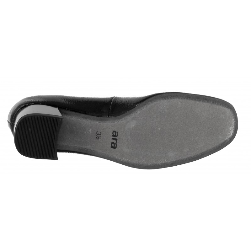 Дамски лачени обувки от естествена кожа на среден ток Ara черни