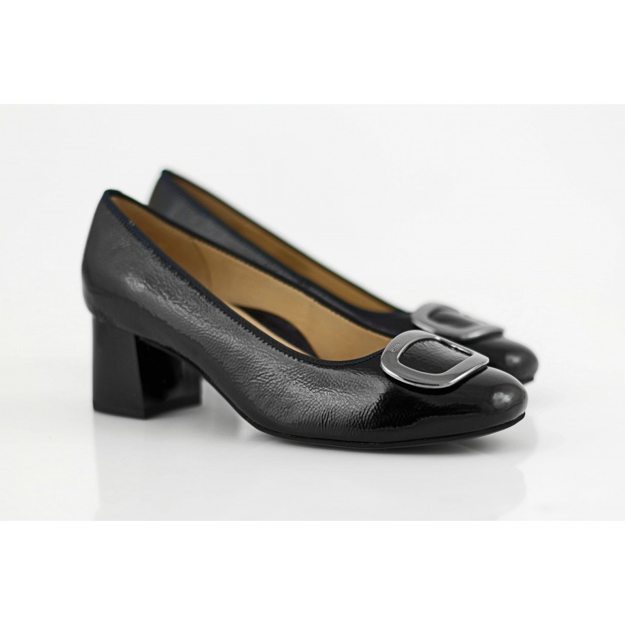 Дамски лачени обувки от естествена кожа на среден ток Ara черни