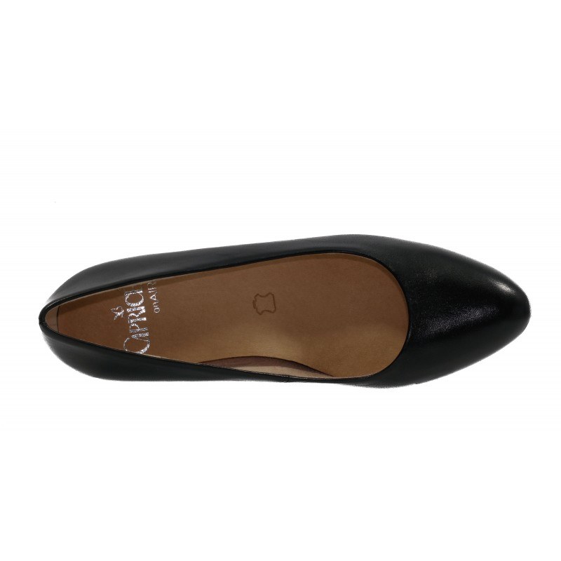 Дамски класически обувки на ток естествена кожа Caprice черни