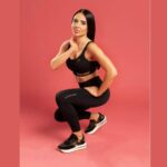 Дамски спортен комплект Yoncy черен - Image 9